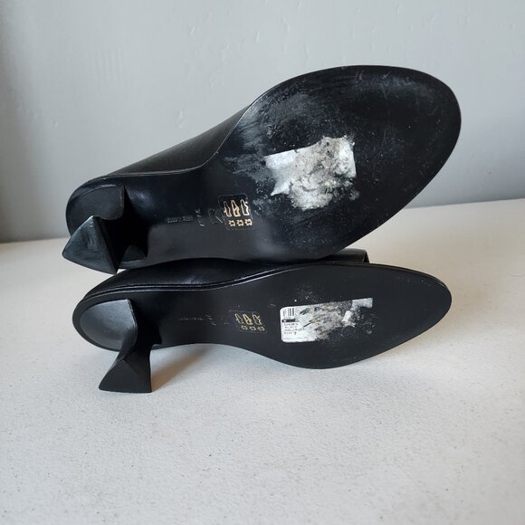 Mercedes Castillo Mule "EUC" - Picture 12 of 16